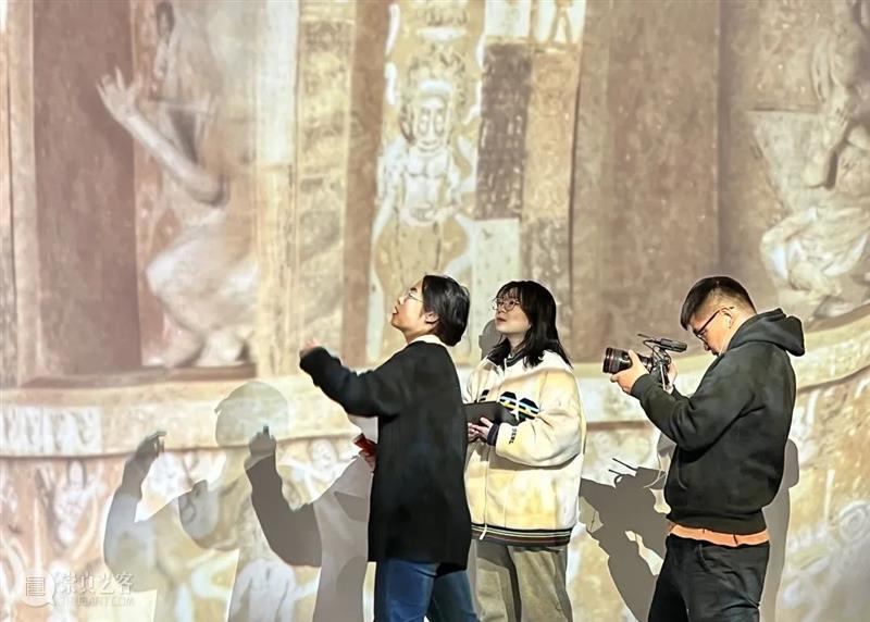 天津美术学院超8K全景呈现,沉浸式剧Show“遇见莫高窟最古老石窟” 新媒体艺术站 天津美术学院 石窟 全景 莫高窟 沉浸式剧Show 国家艺术基金 教育部 人文 社会科学 基金 崇真艺客